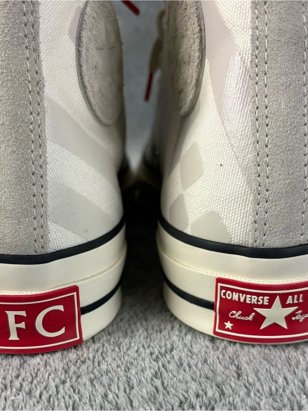 Size US 10.5 UK 9.5 Liverpool F.C. x Converse Chuck 70 High Anfield Stadium - Picture 8 of 16